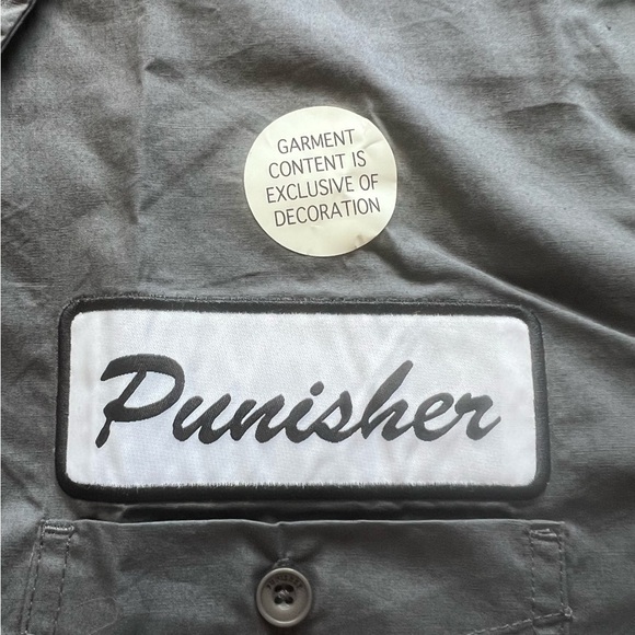 MENS LARGE GRAY MARVEL THE PUNISHER SS BUTTON UP SS SHIRT - NWT - Picture 5 of 6